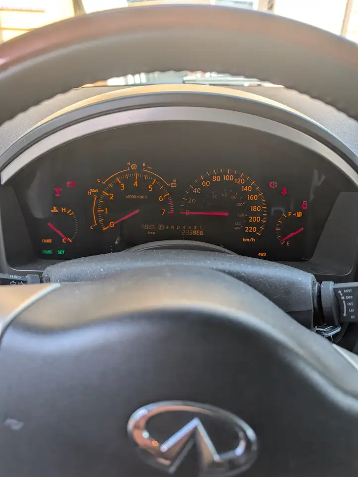 Infiniti QX56 снимка Infiniti QX56