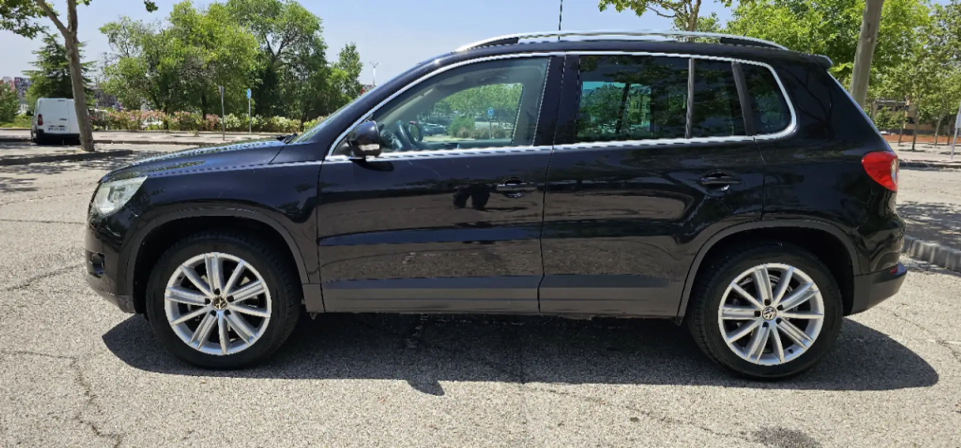 Volkswagen Tiguan 2.0TDI Country Tiptronic - 2