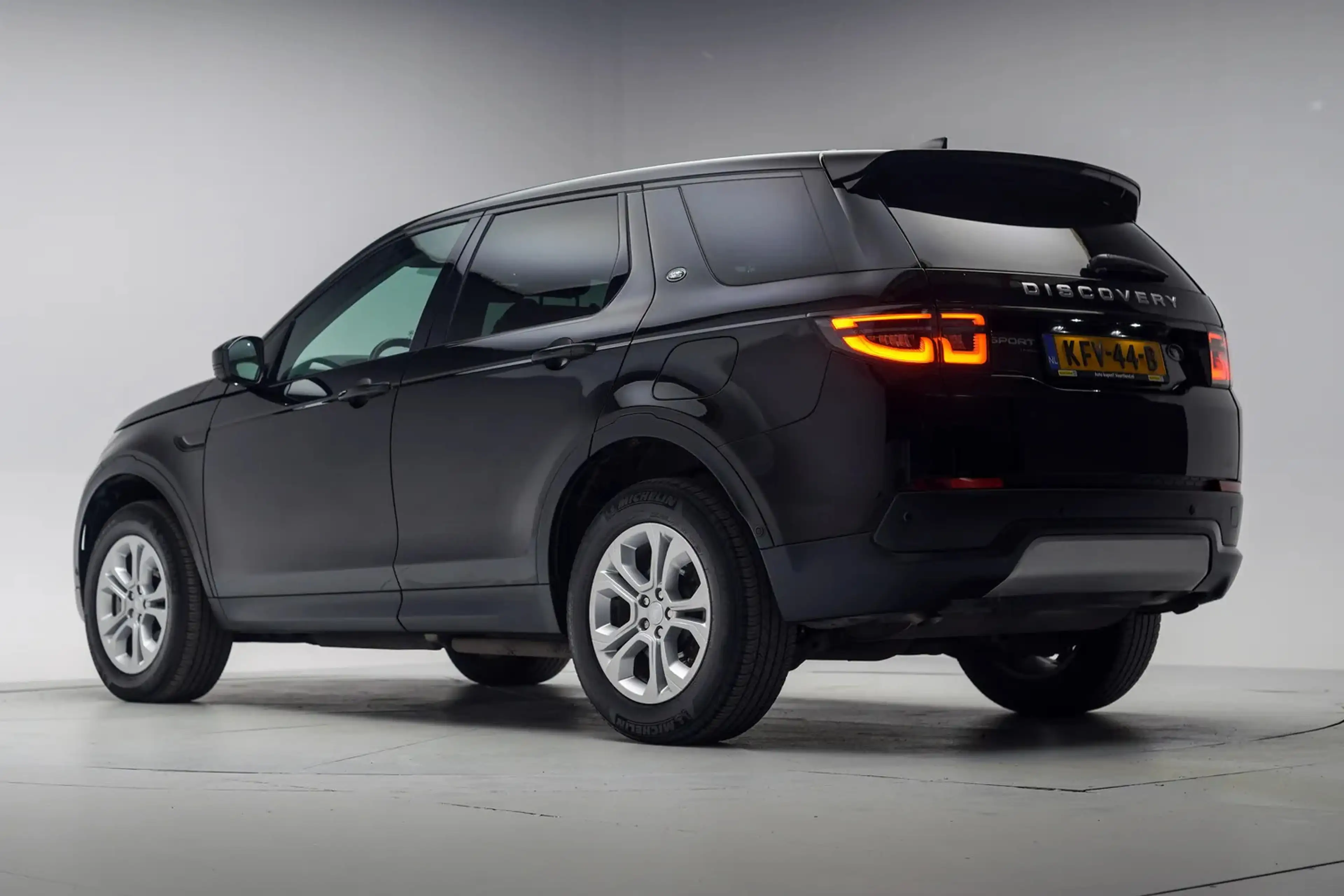 Land Rover Discovery Sport 1.5 P300e AWD S [ LED Leder Stoeleverwarming 360°c — photo 3
