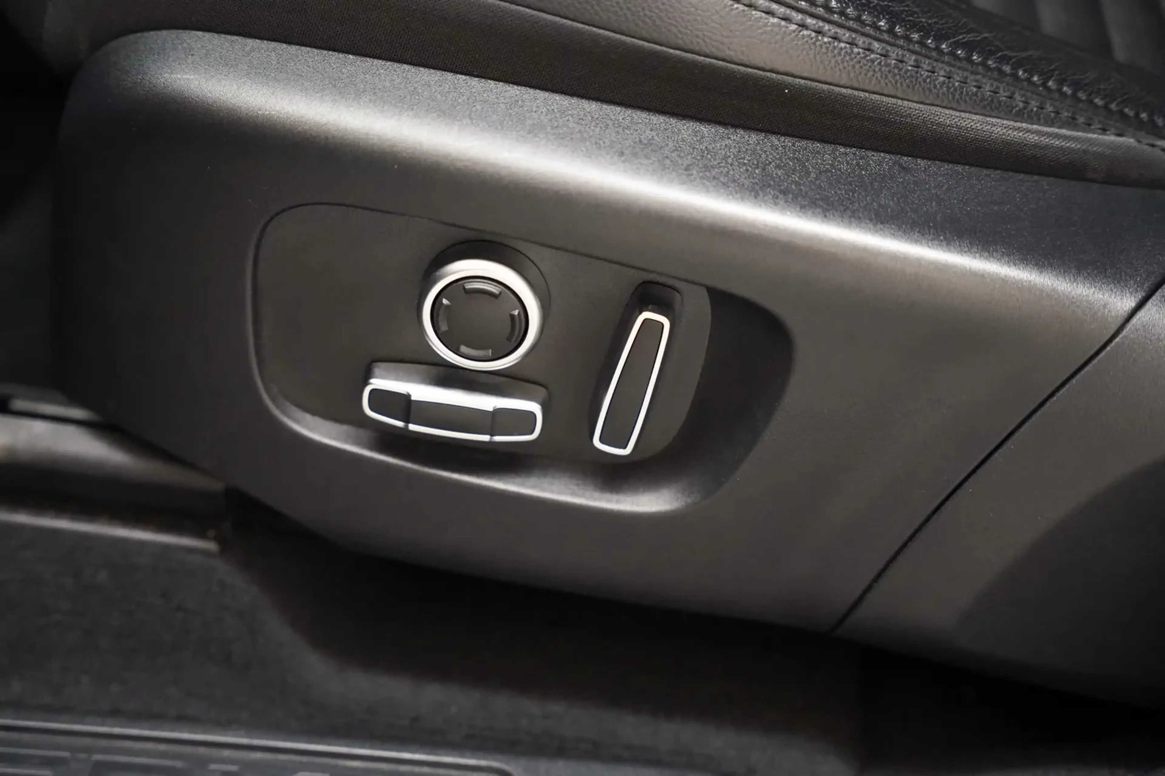 Land Rover Discovery Sport 1.5 P300e AWD S [ LED Leder Stoeleverwarming 360°c — photo 11