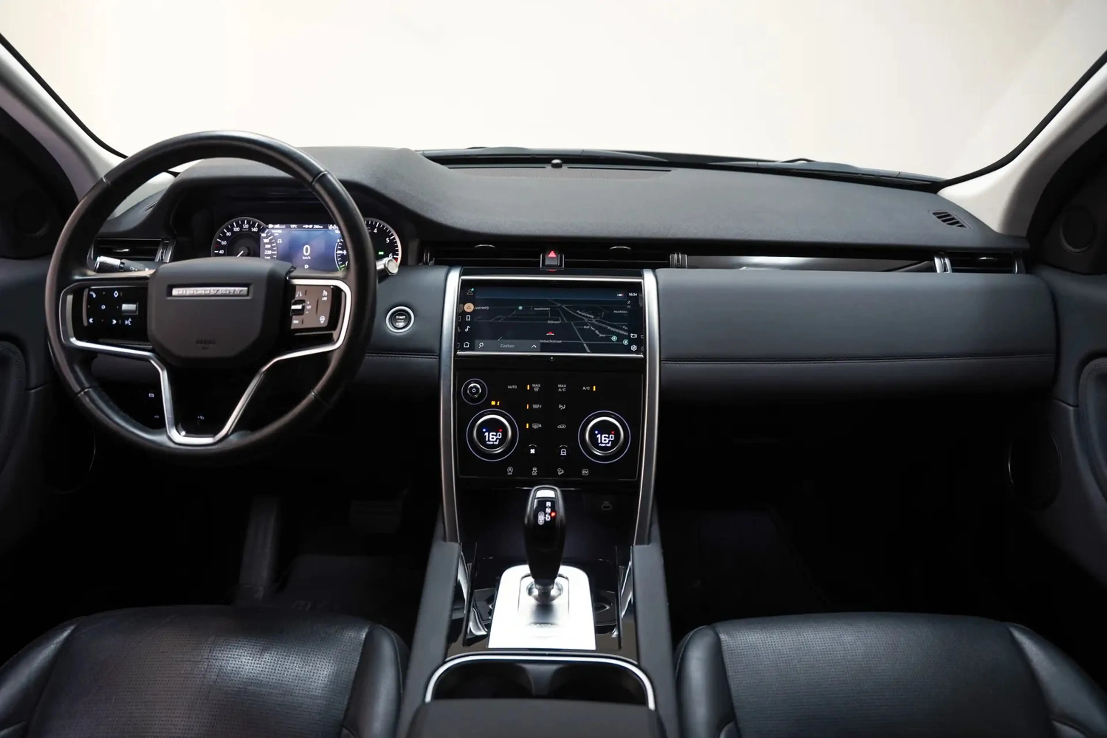 Land Rover Discovery Sport 1.5 P300e AWD S [ LED Leder Stoeleverwarming 360°c — photo 4