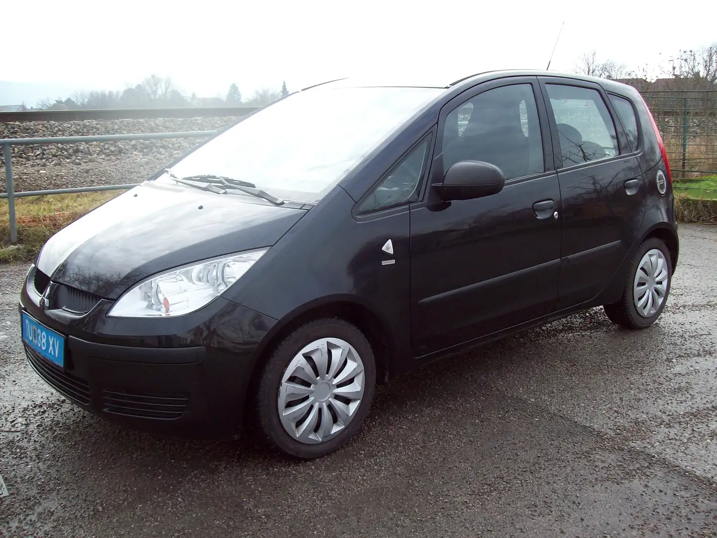 Mitsubishi Colt 1,1 MPI Clear Tech Blau - 1