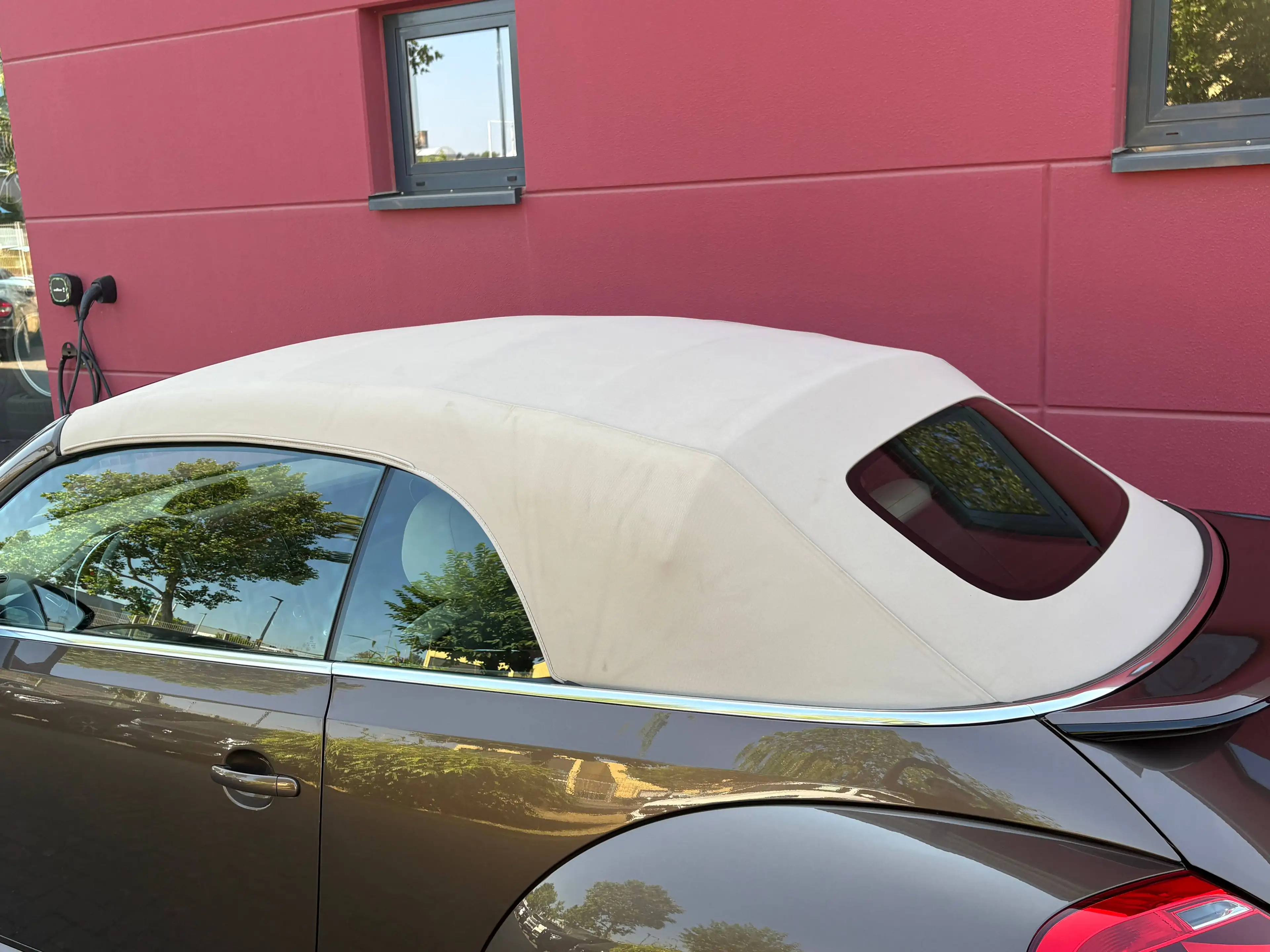 Volkswagen New Beetle NEW BEETLE CABRIOLET 1.2 TSI BMT SONDERMODELL DESIGN ALU18" TOP — photo 5