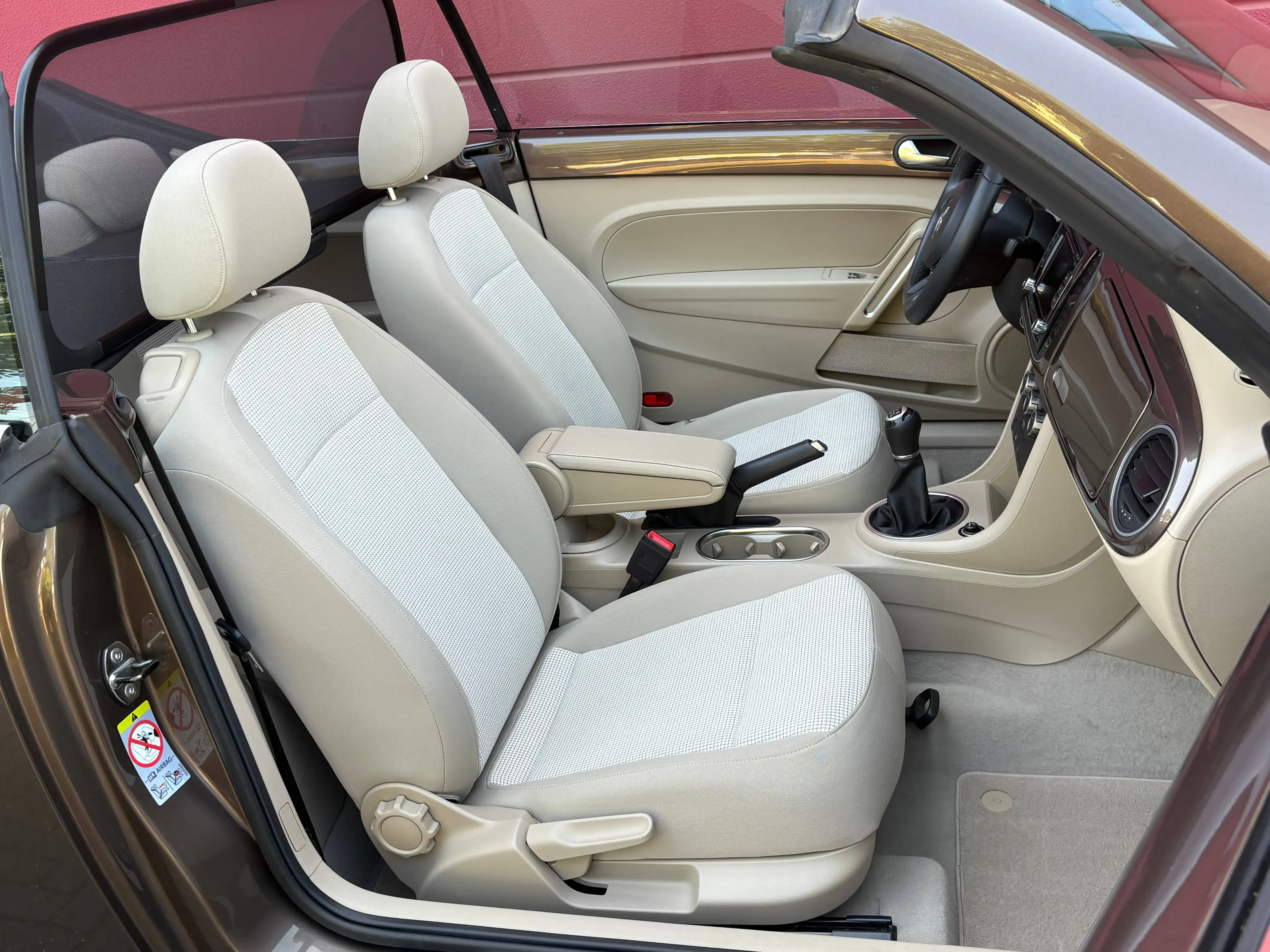 Volkswagen New Beetle NEW BEETLE CABRIOLET 1.2 TSI BMT SONDERMODELL DESIGN ALU18" TOP — photo 13