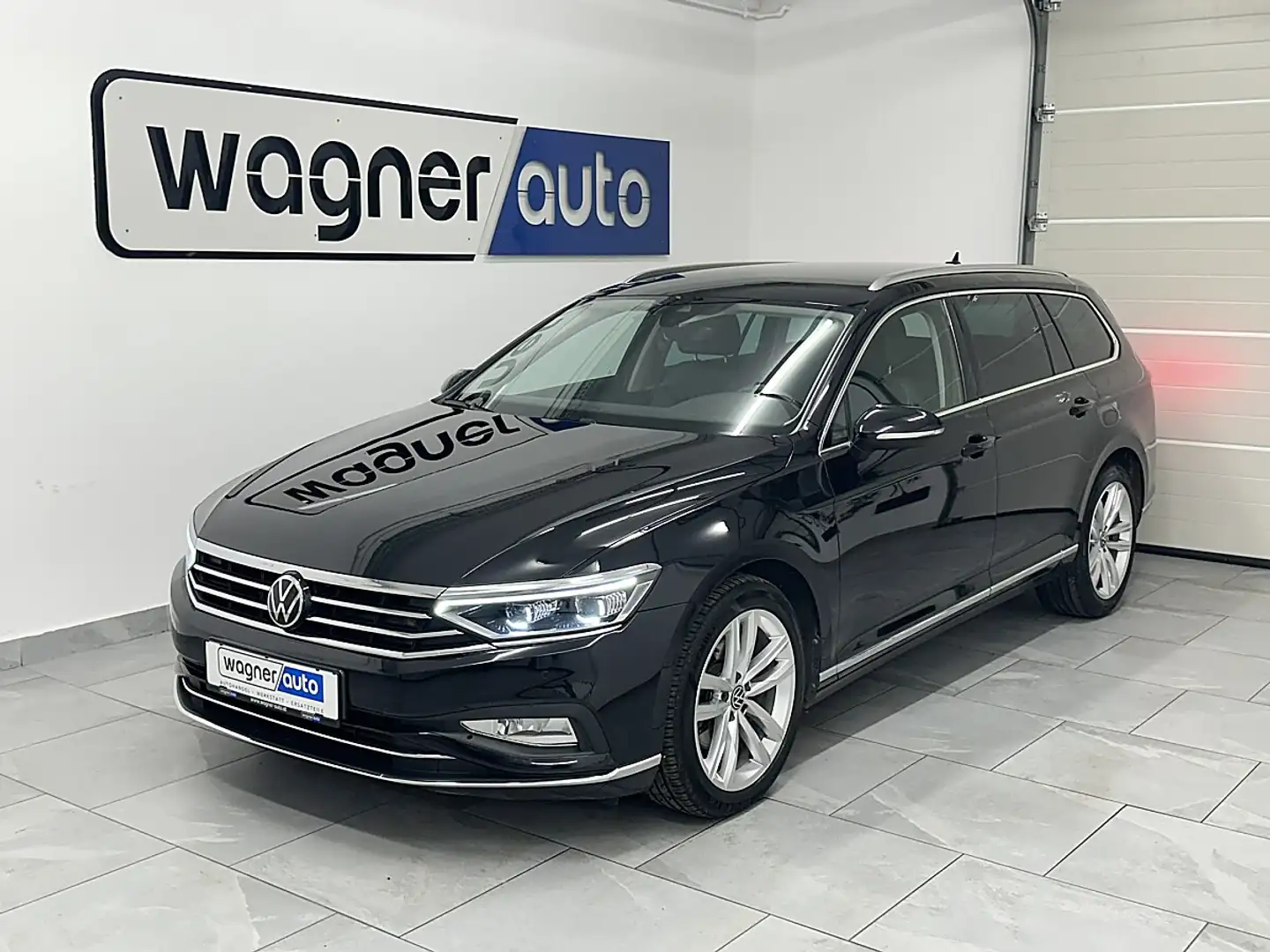 Volkswagen Passat Variant Elegance 2,0 SCR TDI 4Motion DSG. IQ Matrix LED... Schwarz - 2