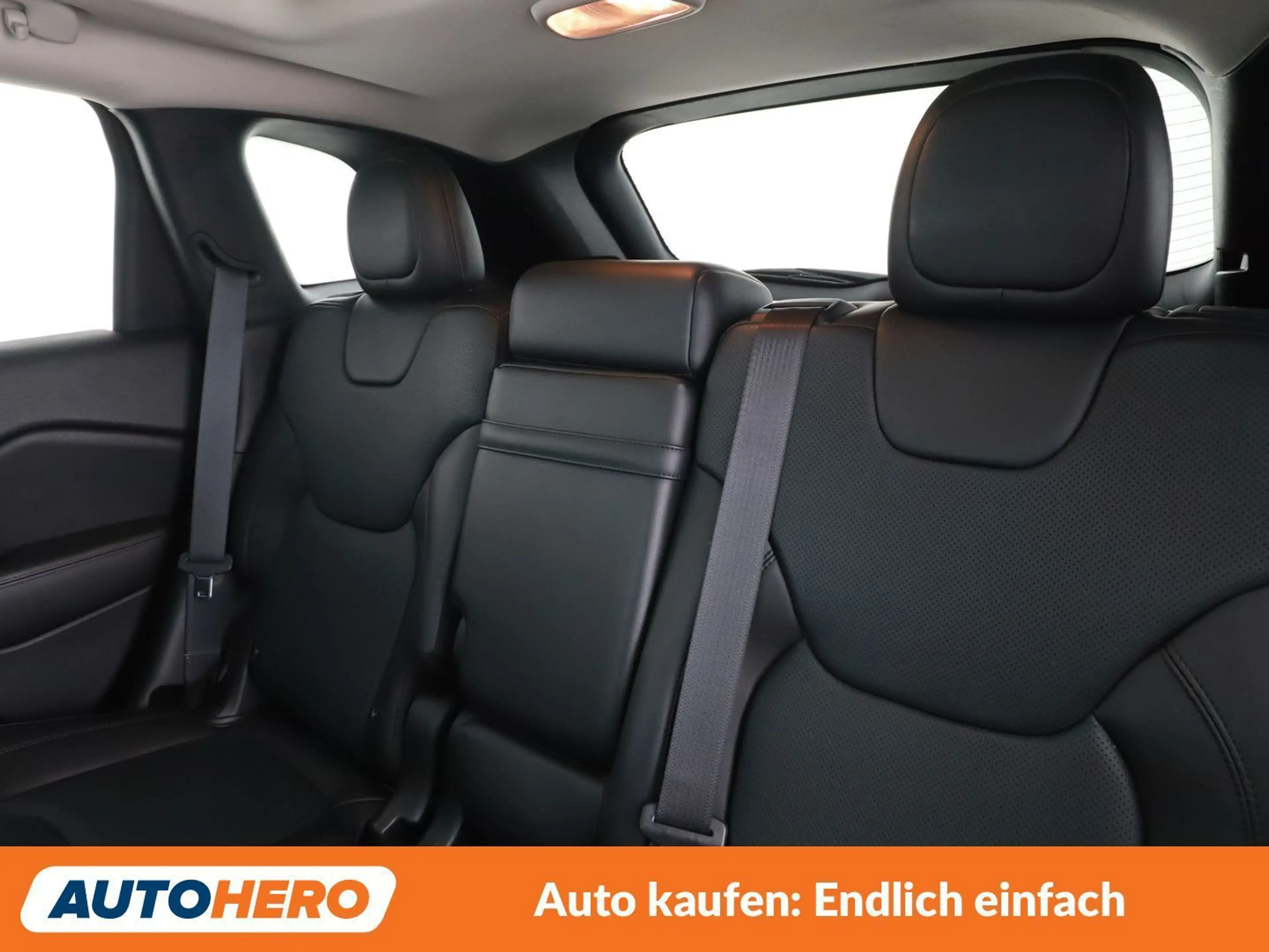 Jeep Cherokee 2.2 M-Jet Overland 4WD — photo 14