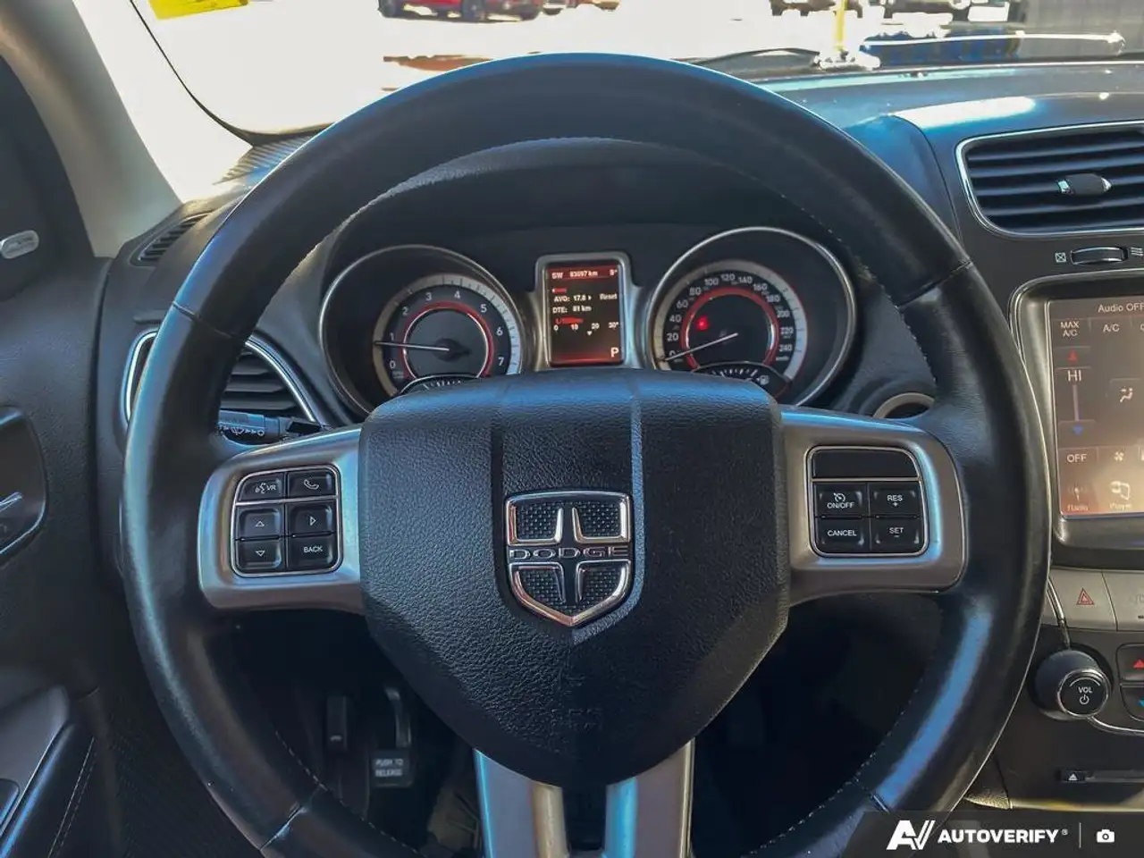 Dodge Journey снимка Dodge Journey