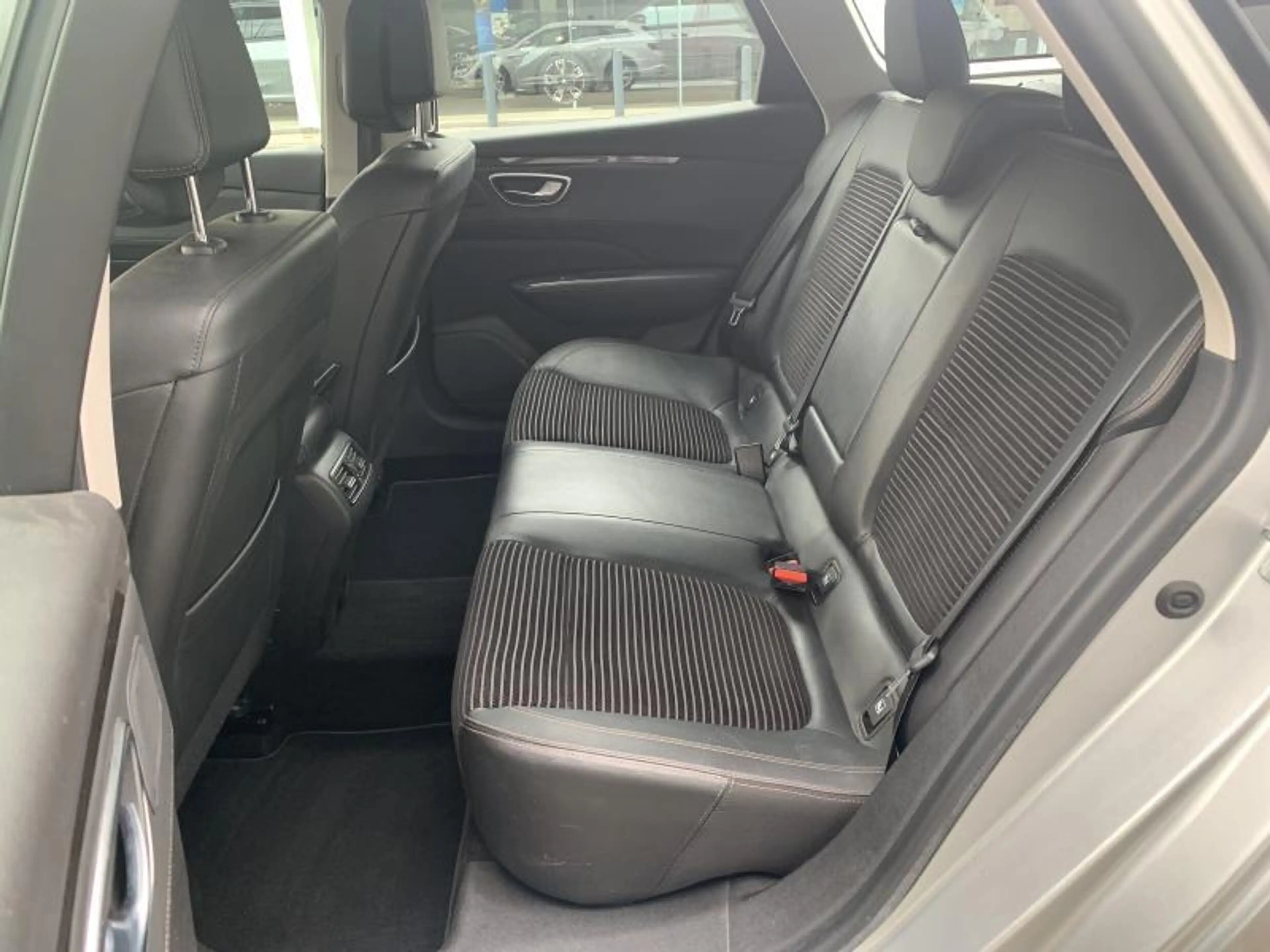 Renault Talisman Grandtour Corporate Edition — photo 11