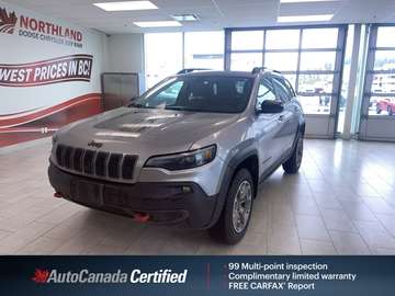 Trailhawk | 4WD | Apple CarPlay | Remote Start | Heated Seats | Backup Camera | Android Auto |