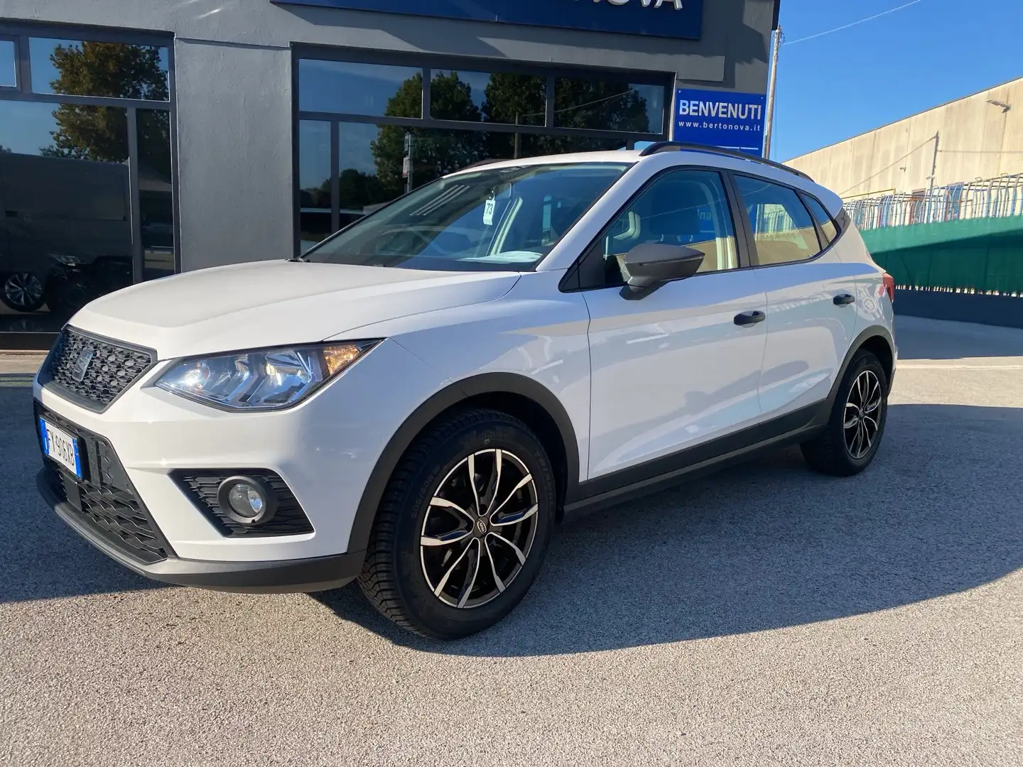 SEAT Arona 1.0 TGI Reference Weiß - 1