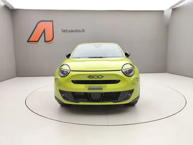 Fiat 600 view 2