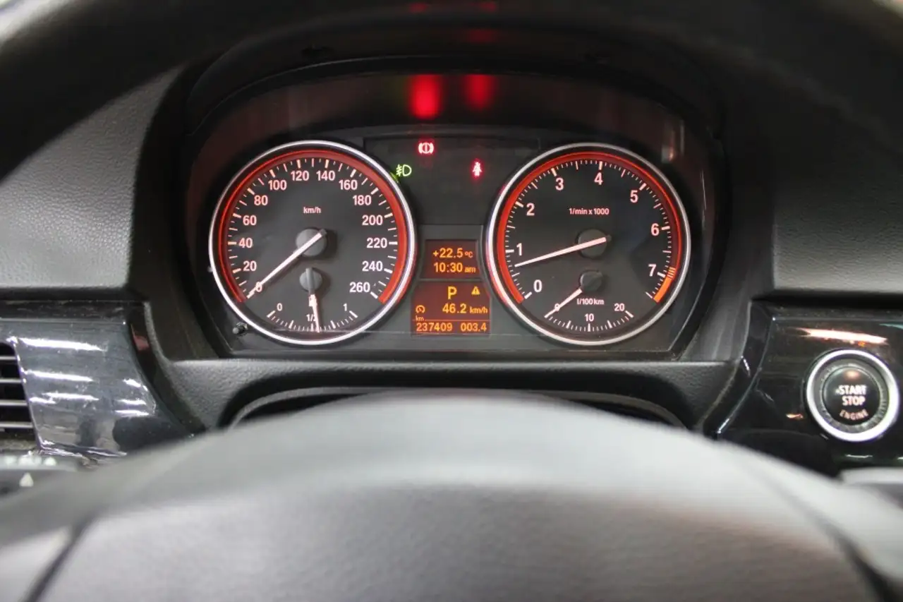 BMW 3 Series photo BMW 3 Series