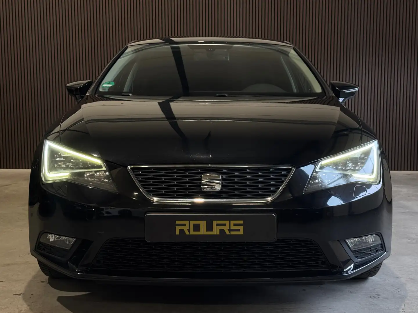 SEAT Leon 1.4 TSI Style Business|P.sens|Airco|St.verwarming Zwart - 2