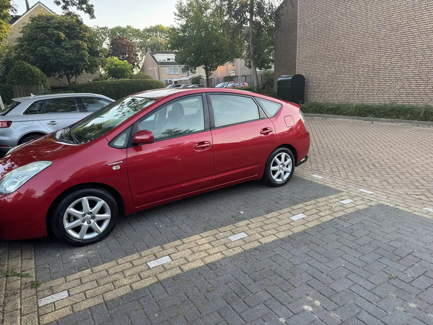 Toyota Prius (Hybrid) Executive - 1
