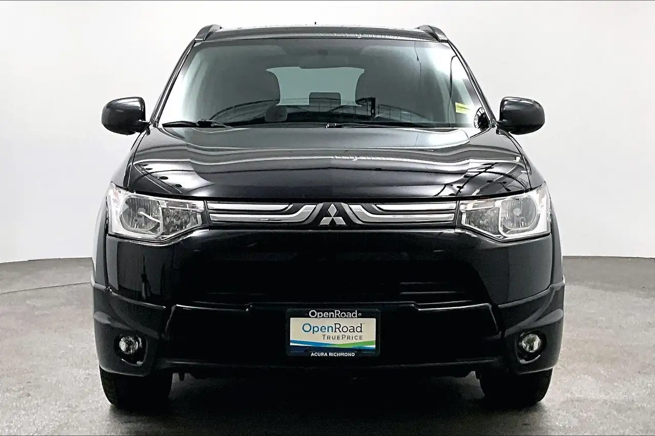 Mitsubishi Outlander photo Mitsubishi Outlander