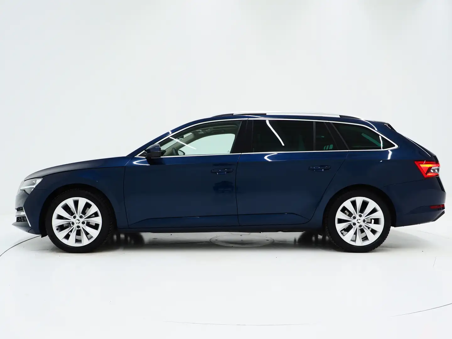 Skoda Superb Combi 1.4 TSI iV 218PK | Panoramadak | Trekhaak | Blau - 2