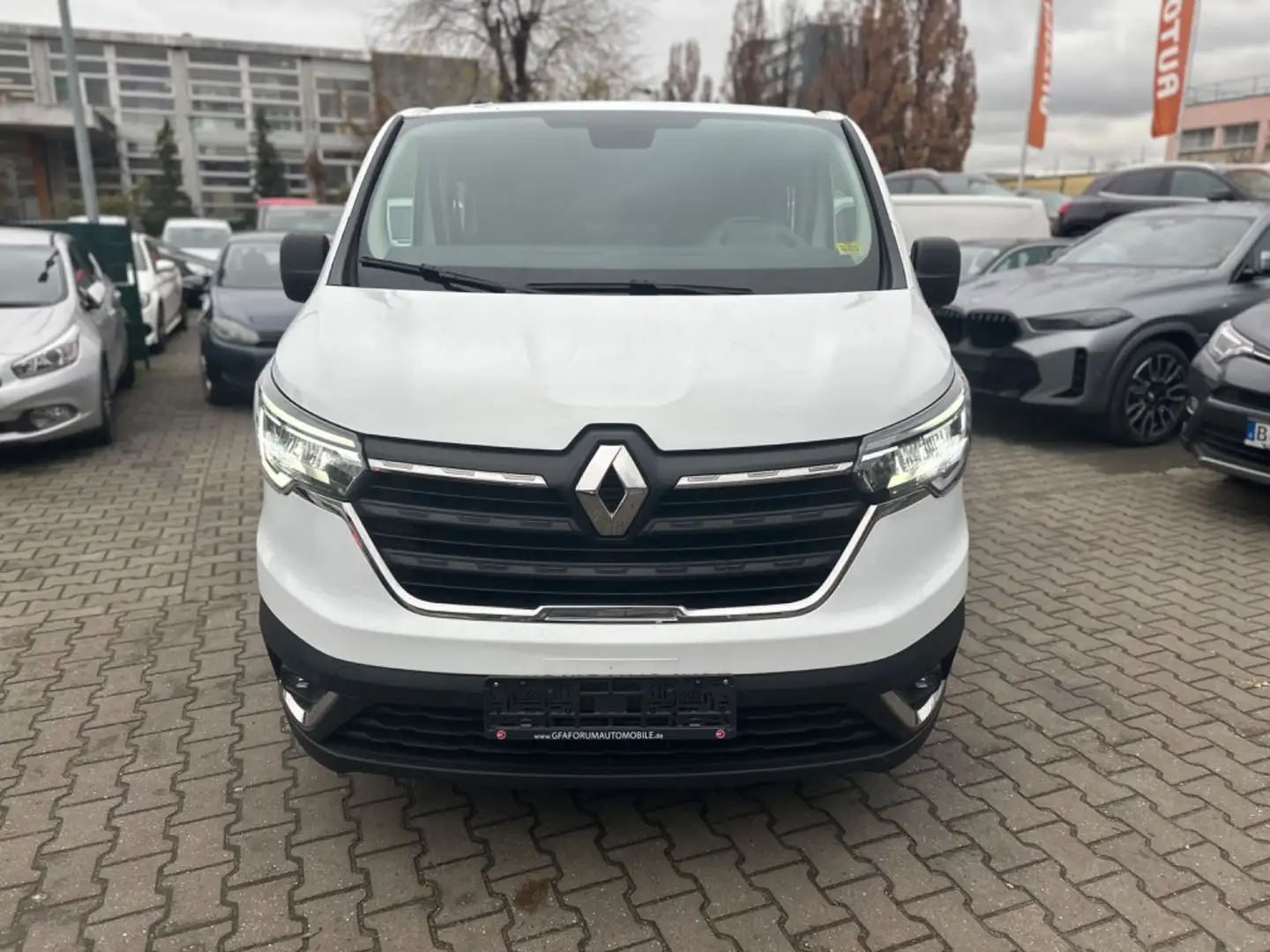 Renault Trafic Aut. L2H1 Doka 3,0t Komfort 6 Sitze Weiß - 1