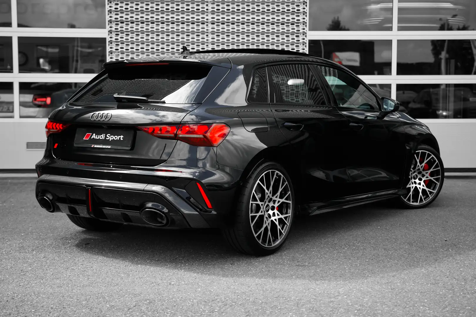 Audi RS3 A3 Sportback 2.5 TFSI quattro | Cruise control | K Noir - 2