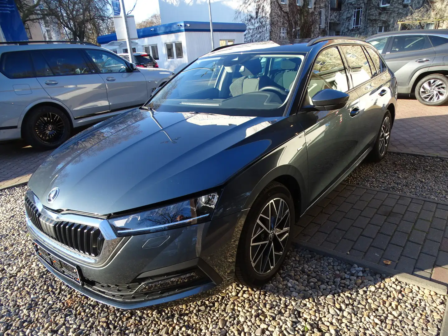 Skoda Octavia 1.5 TSI e-TEC Clever Automatik Paket Reise Grau - 1