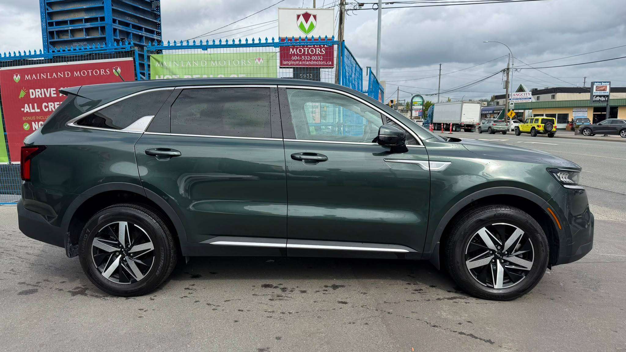2022 Kia Sorento — view 4
