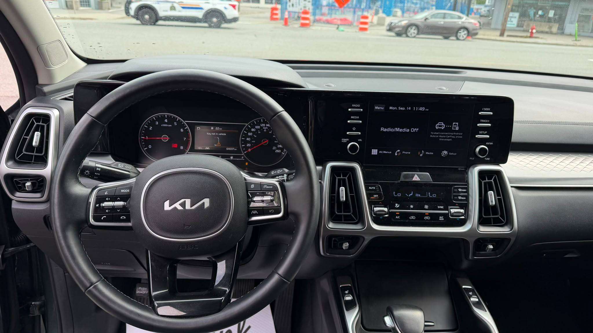 2022 Kia Sorento — view 9