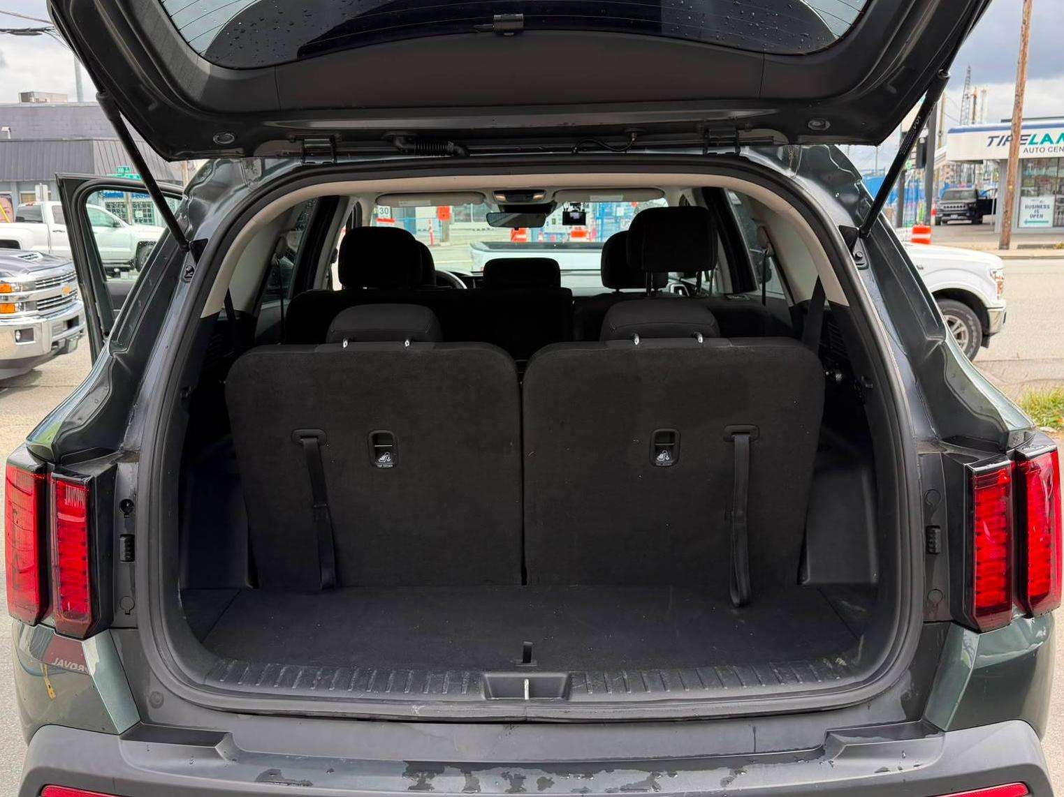 2022 Kia Sorento — view 17
