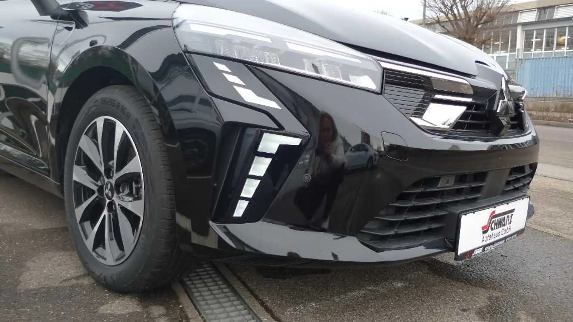 Mitsubishi Colt PLUS 1.0 T-Benziner 6-Gang AKTION ! Noir - 2