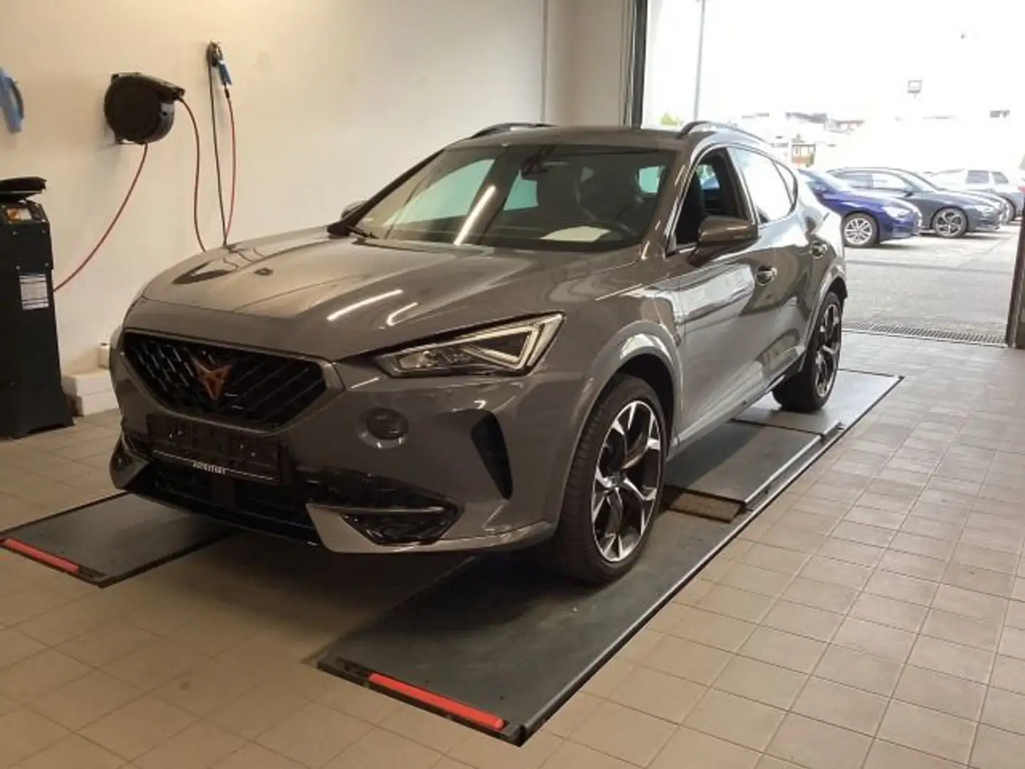 CUPRA Formentor 1.4 e-Hybrid DSG NAVI/KAMERA/LM19/LED Grau - 2