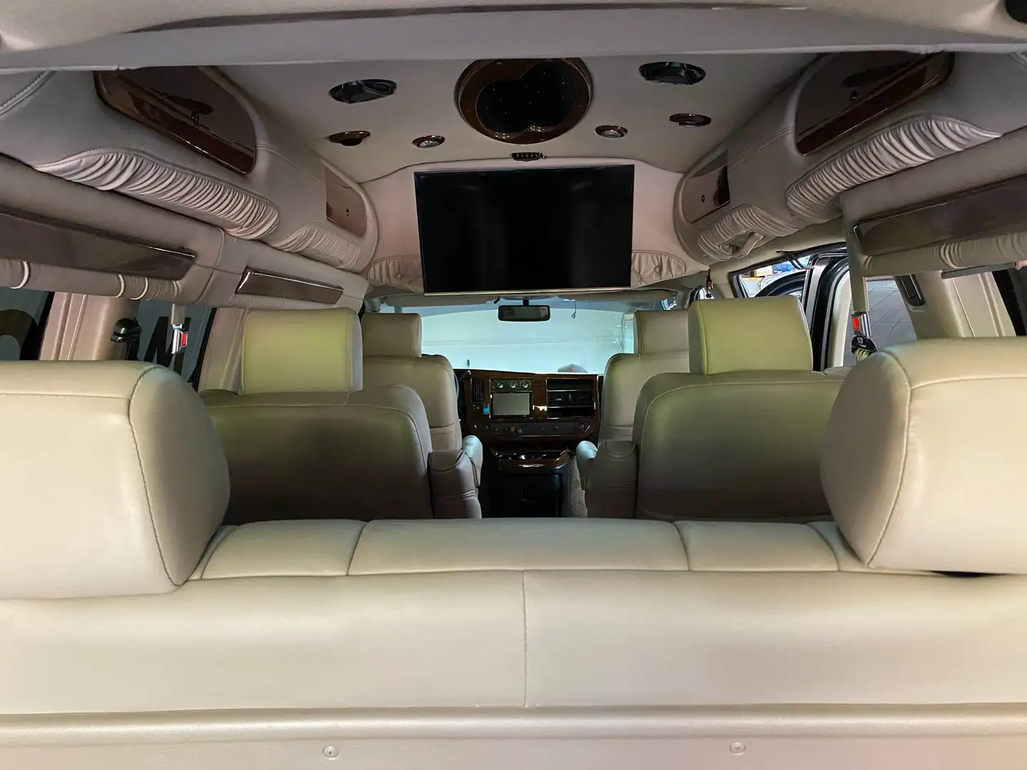 Chevrolet Chevy Van sospensioni aria , tv , gancio traino , full - 2