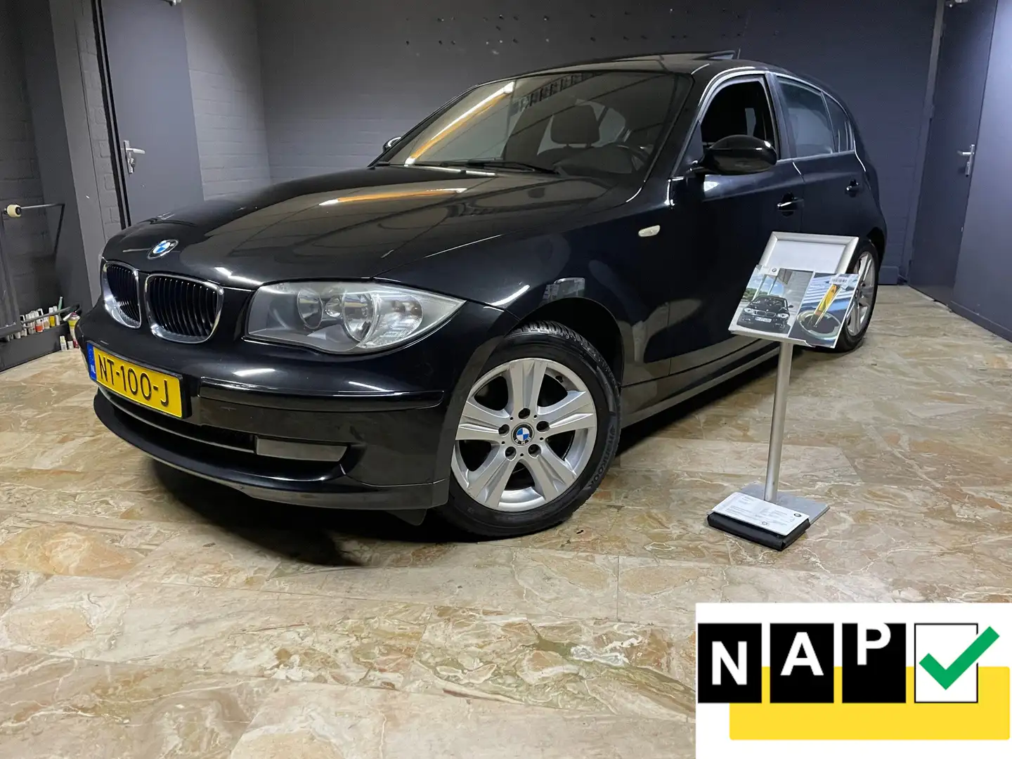 BMW 118 1-serie 118i Noir - 1