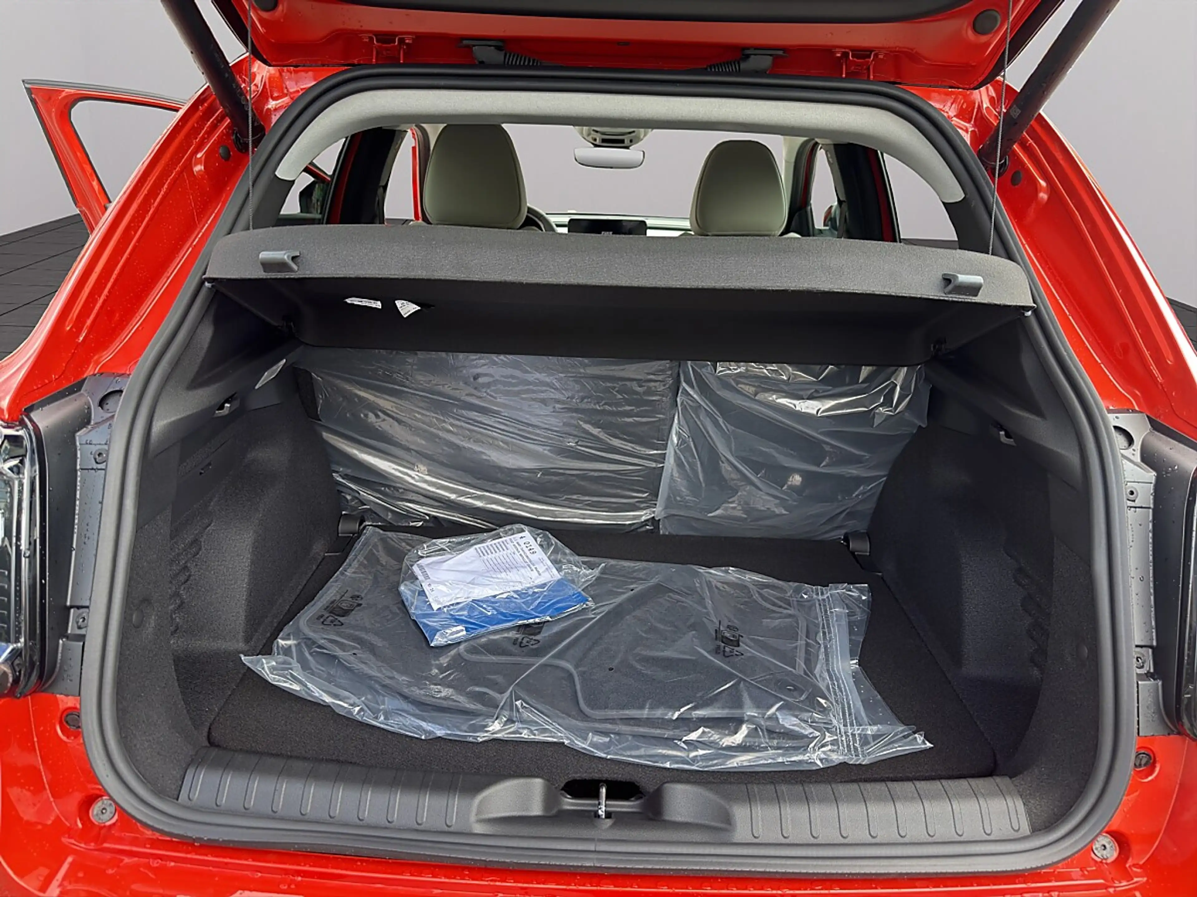 Fiat 600 Hybrid mHEV 110 6-Gang eDCT La Prima — photo 12