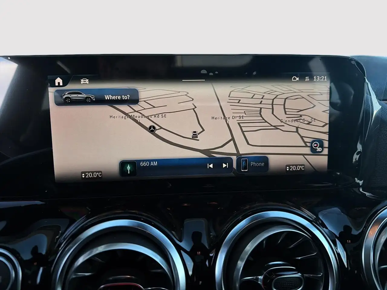 Mercedes-Benz GLA снимка Mercedes-Benz GLA