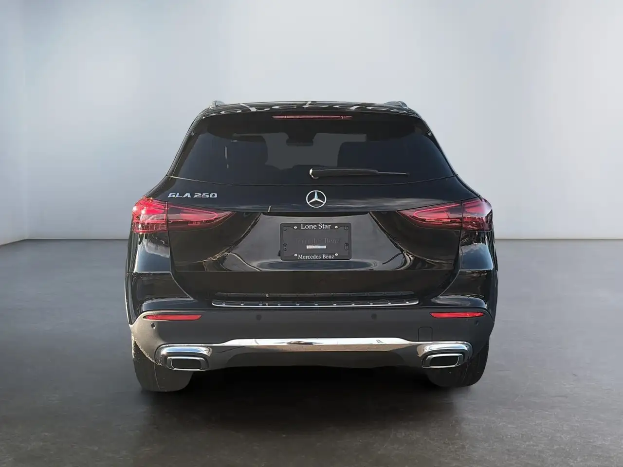 Mercedes-Benz GLA снимка Mercedes-Benz GLA