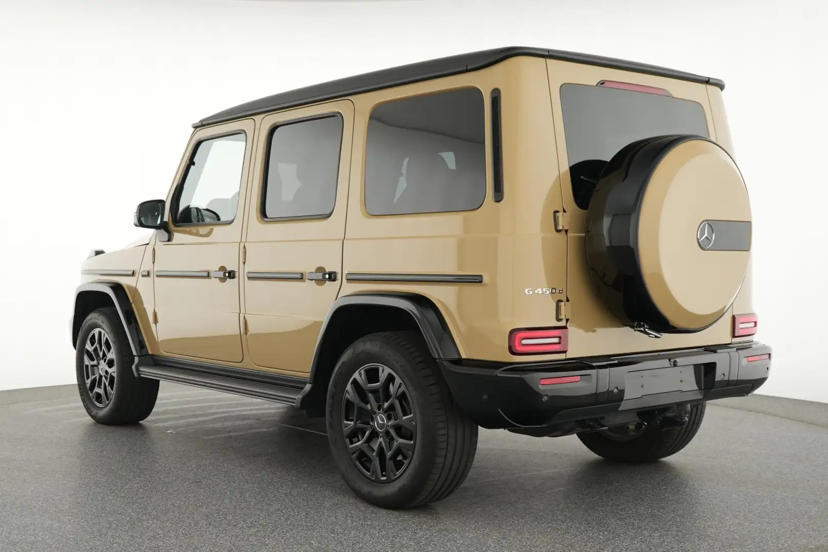Mercedes-Benz G 450 Mercedes-Benz G d - 2