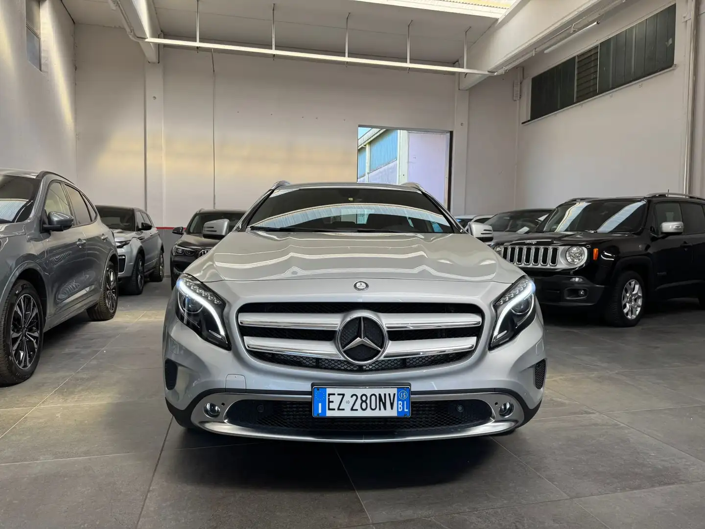 Mercedes-Benz GLA 200 GLA 200 d (cdi) Enduro 4matic auto Argento - 2