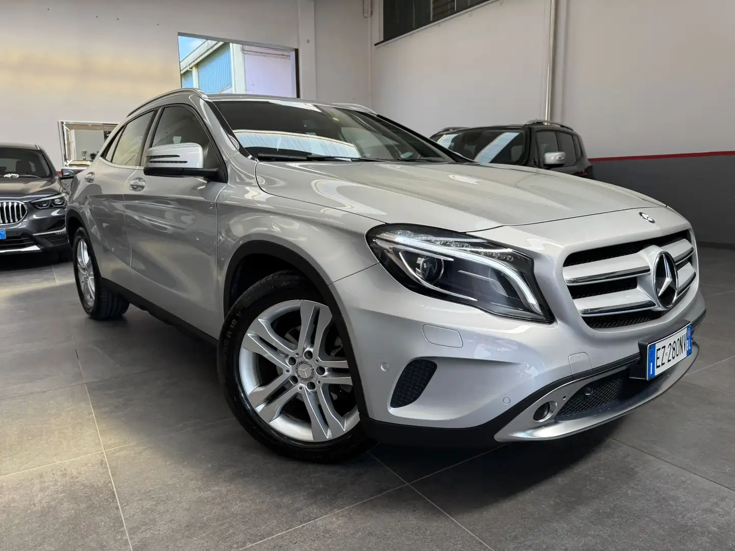 Mercedes-Benz GLA 200 GLA 200 d (cdi) Enduro 4matic auto Argento - 1