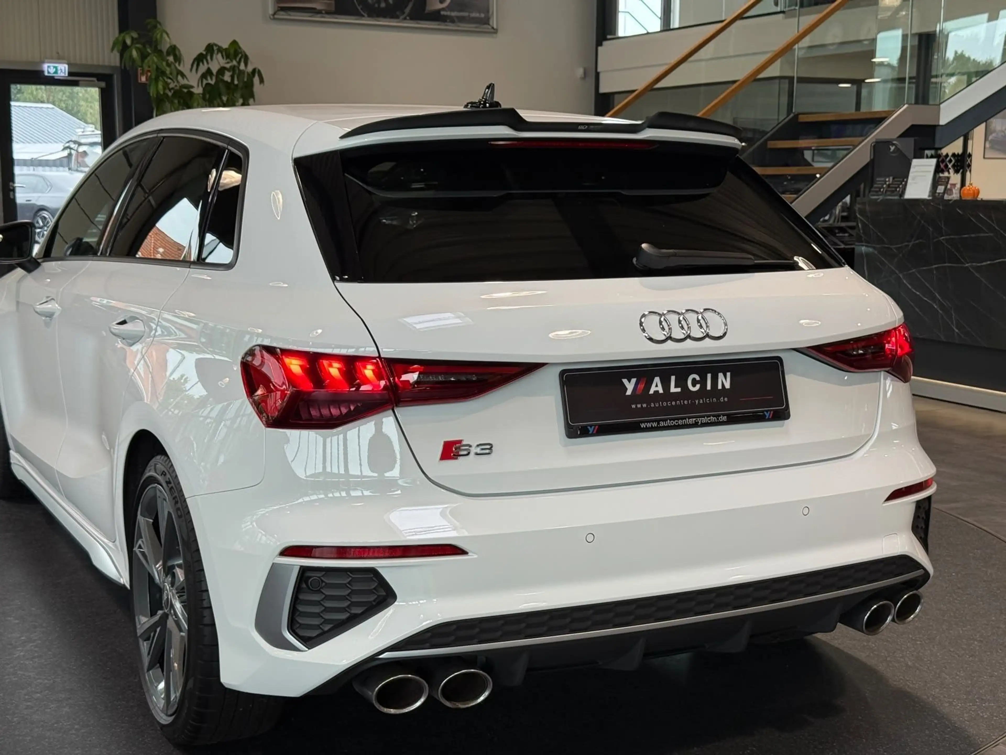 Audi S3 TFSI S tronic quattro Sportback 1.HA/S-HEFT — photo 12