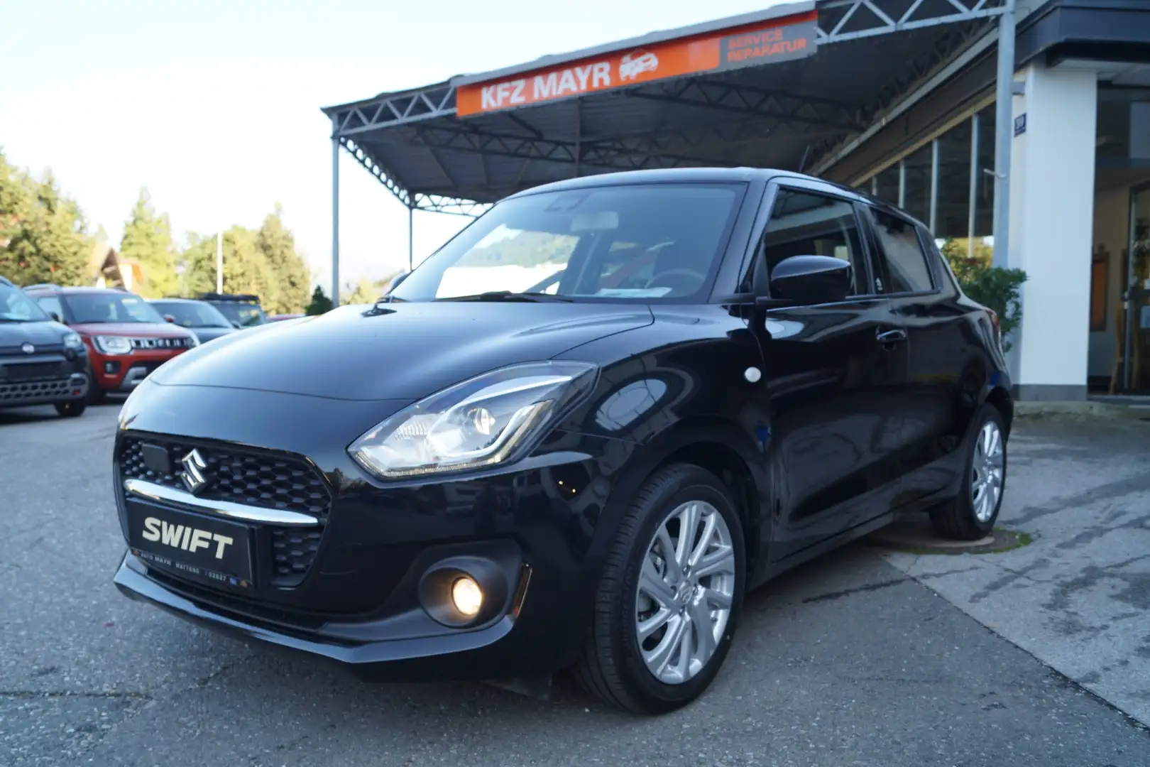 Suzuki Swift 1,2 Hybrid DualJet 2WD Shine Noir - 1