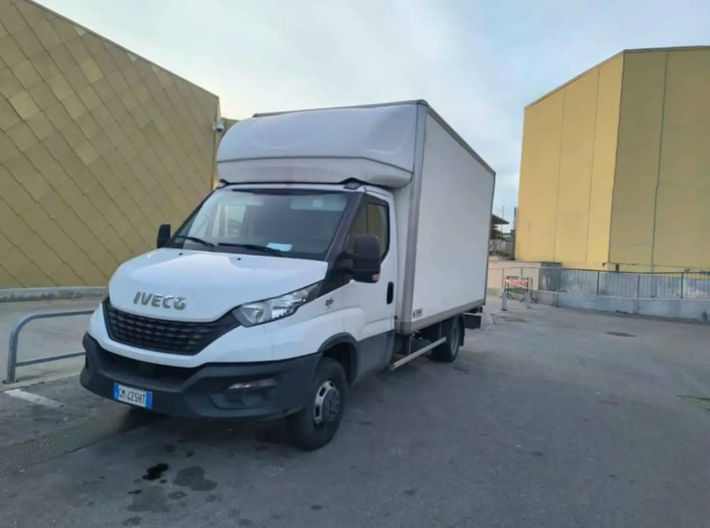 Iveco Daily sponda idraulica dhollandia 8 bancali - 1