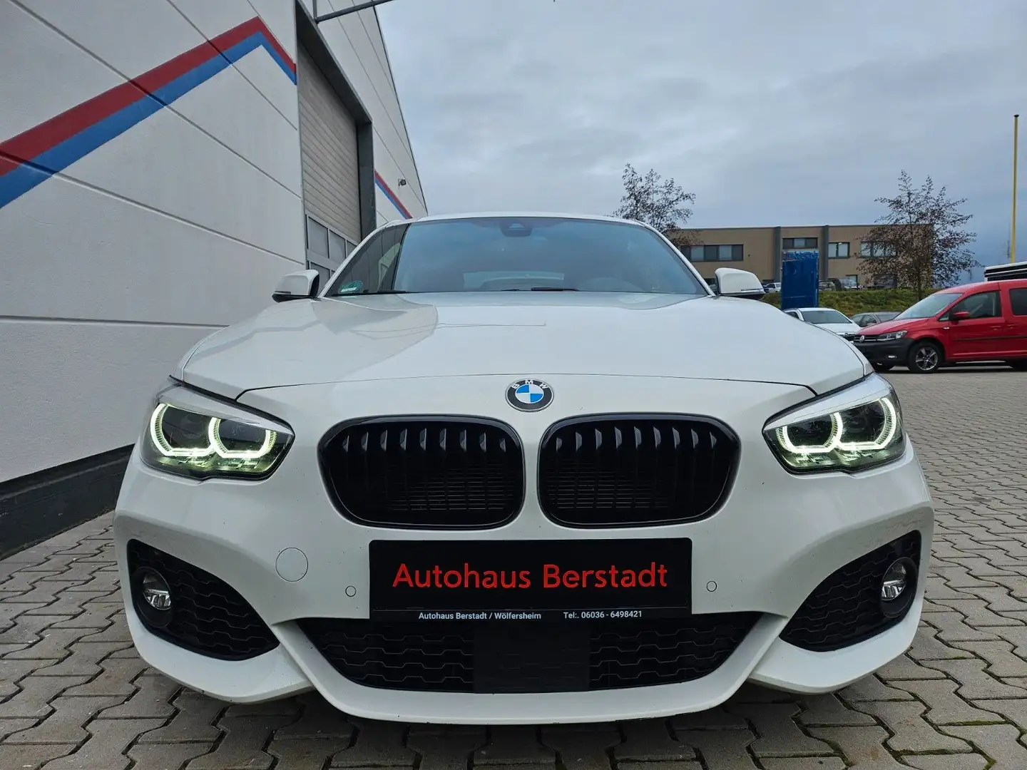 BMW 118 i Lim. 3-trg. M Sportpaket* NAVI*LED*18Zoll Blanc - 2