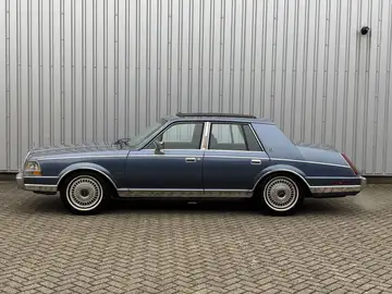 Lincoln Continental autovehicule second-hand cumpărați pe AutoScout24