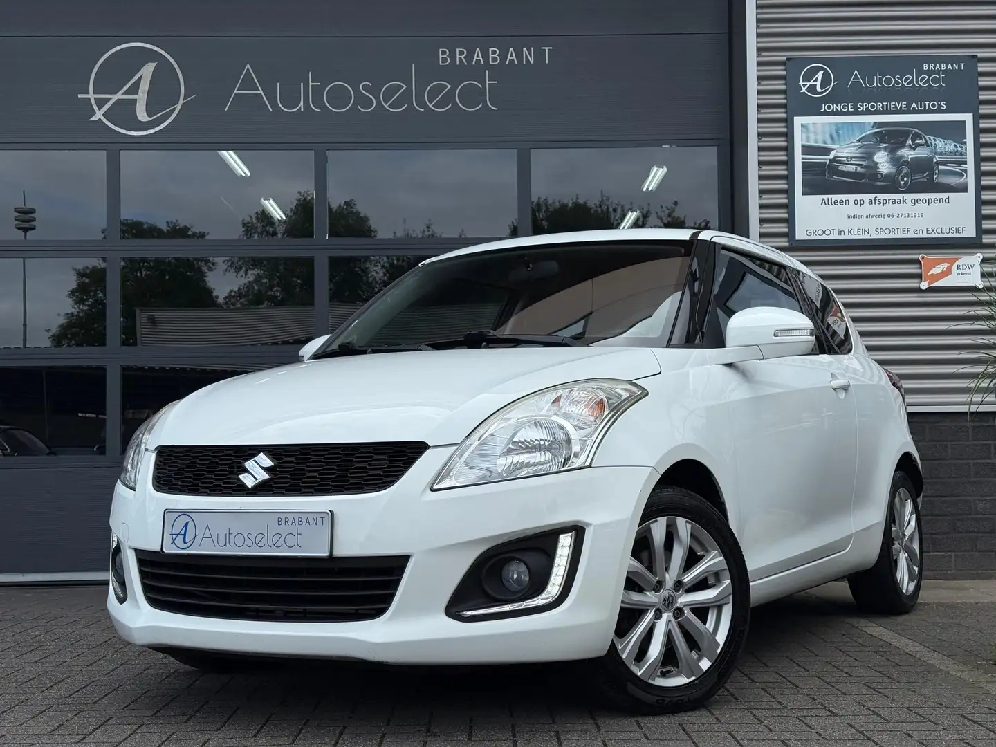 Suzuki Swift 1.2 Exclusive Clima Cruise PDC Blanco - 1