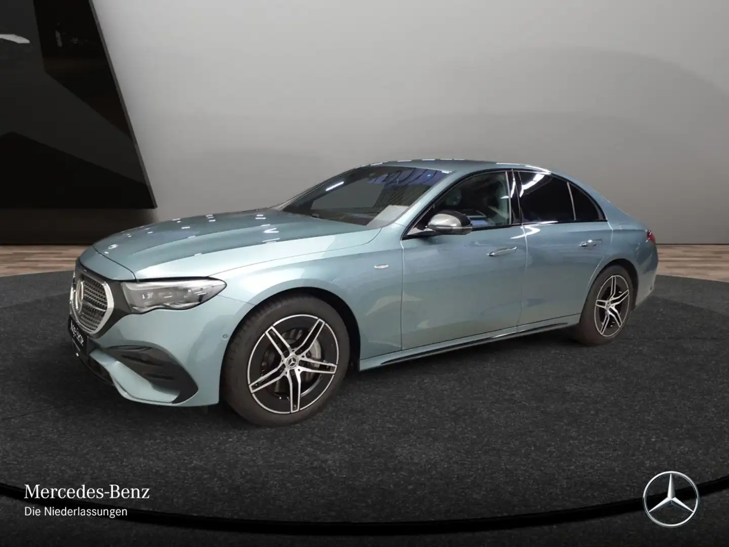 Mercedes-Benz E 300 e 4M Hybrid Edition AMG-Line Fahrass 360° 9G Silber - 2