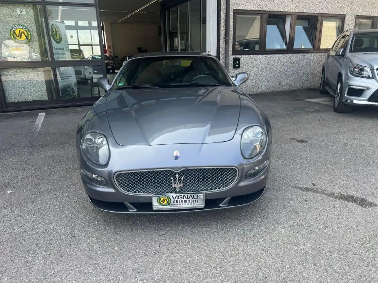 Maserati GranSport 4.2 V8 Grau - 2