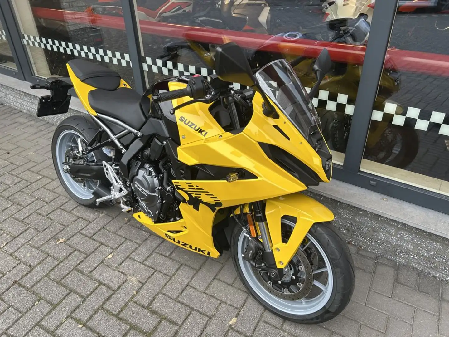 Suzuki GSX 8R - 2