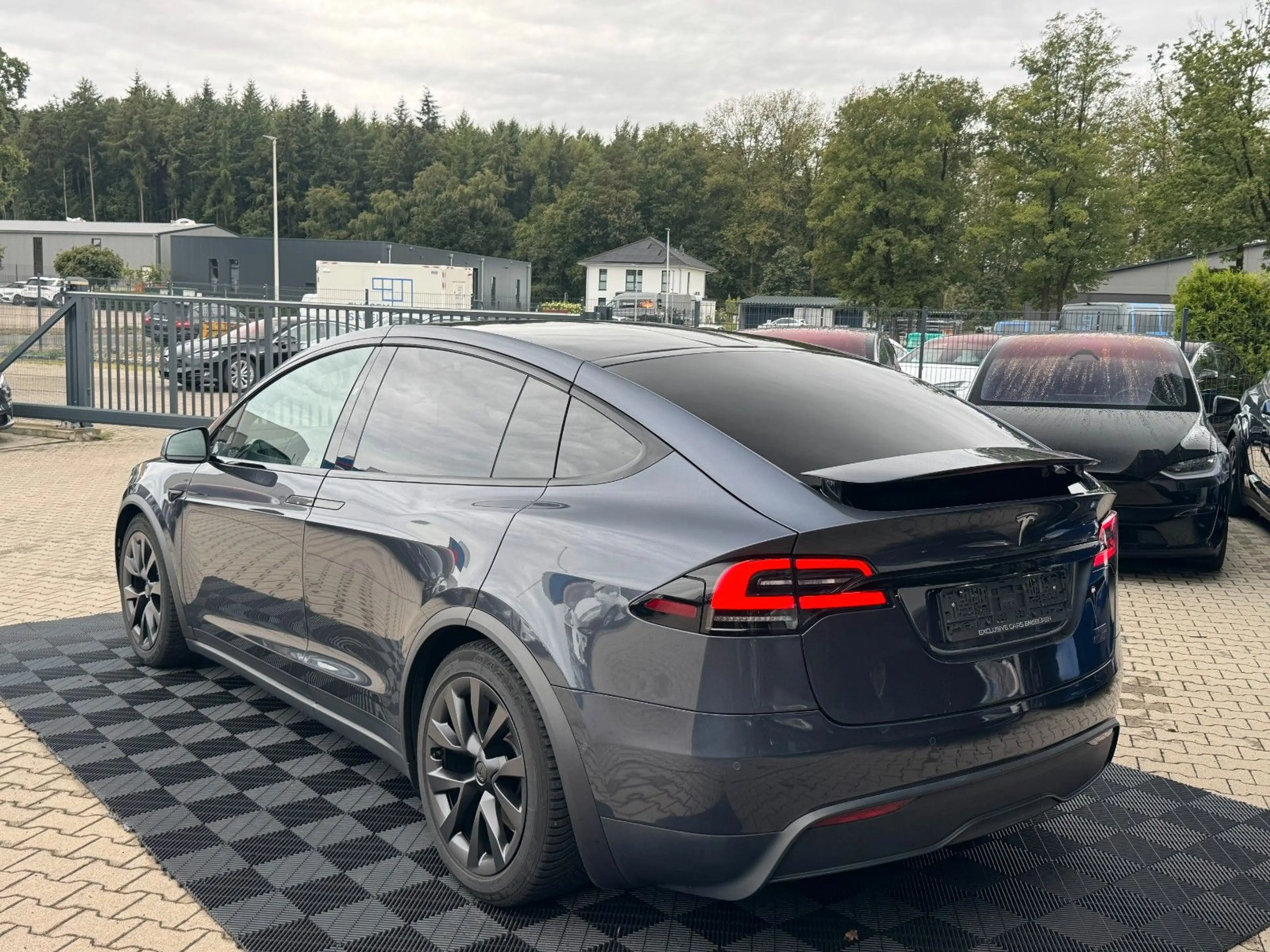 Tesla Model X MODEL X PLAID | 6 SEATS | YOKE | CYBERSTREAM | — photo 4