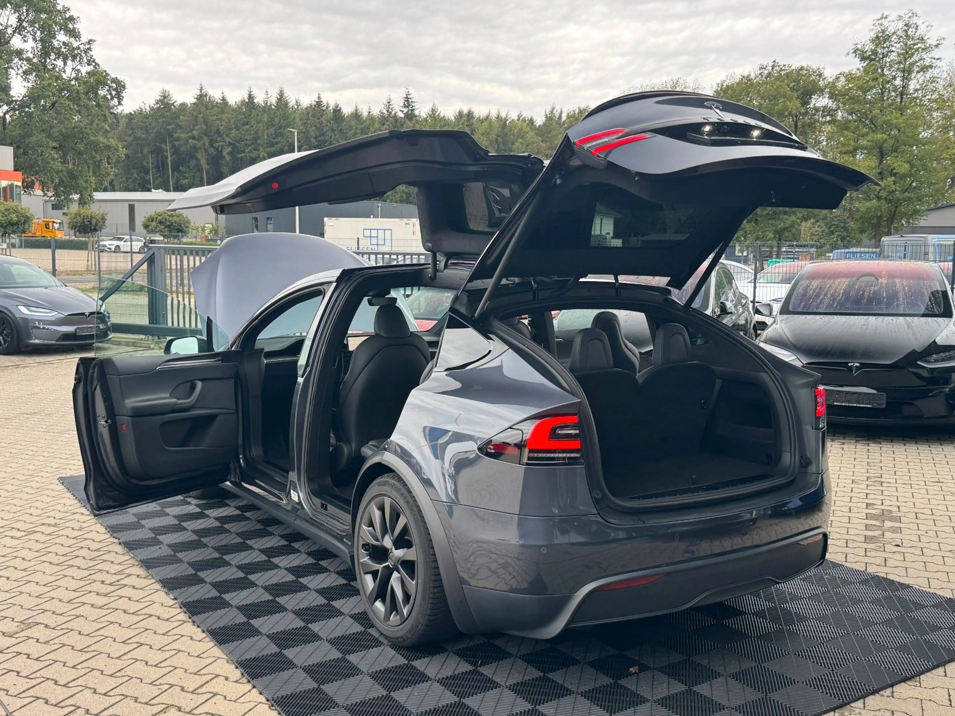 Tesla Model X MODEL X PLAID | 6 SEATS | YOKE | CYBERSTREAM | — photo 15