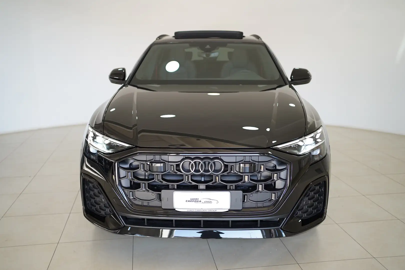 Audi Q8 50 TDI 286cv S Line+Tetto+R22+FULL Optional Černá - 2
