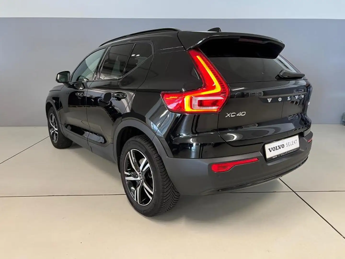 Volvo XC40 Plus Dark Noir - 2