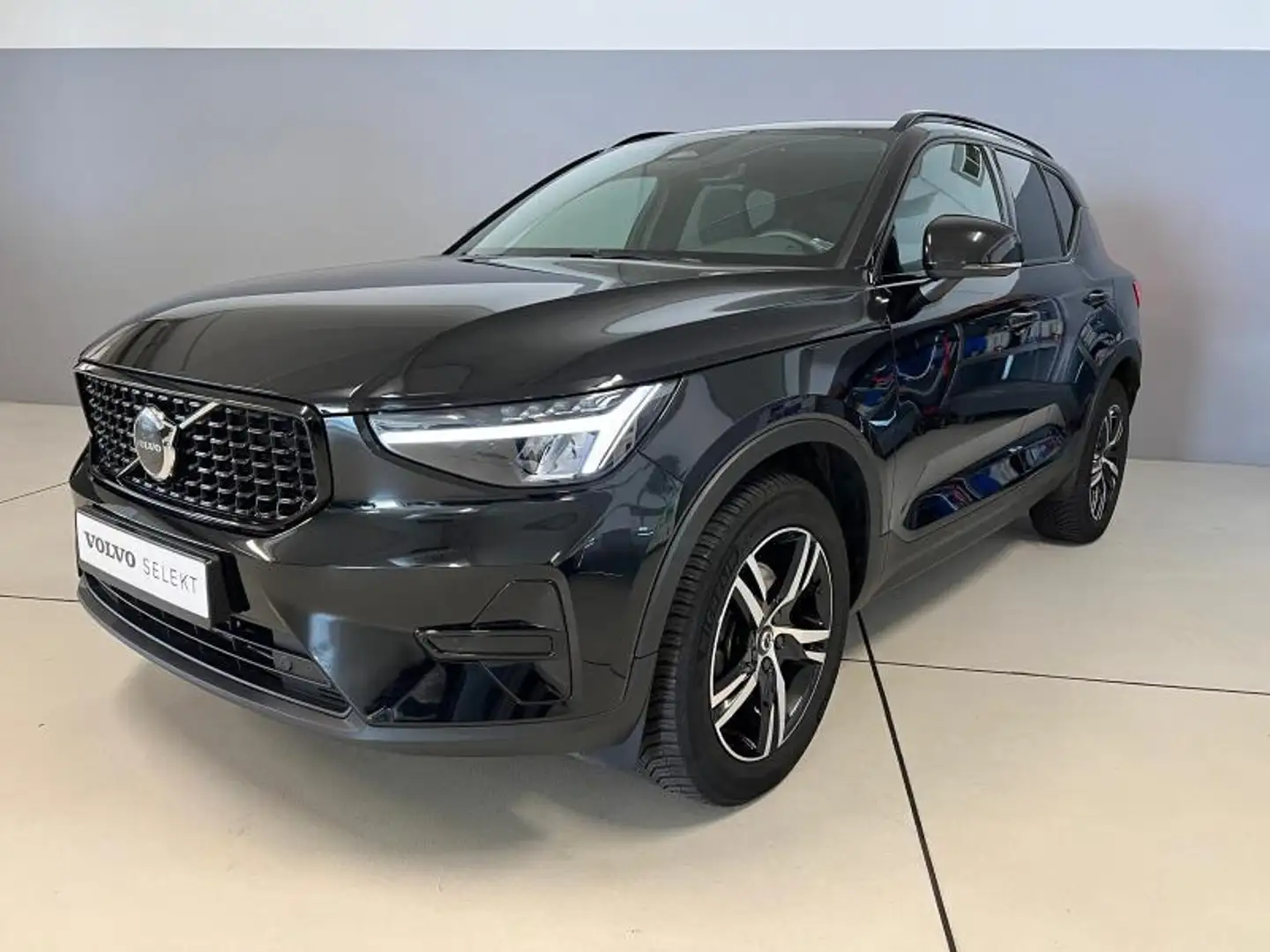 Volvo XC40 Plus Dark Noir - 1